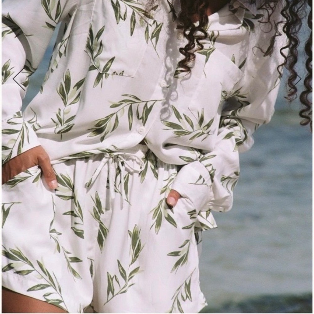 NWT Piyama PJ Set Olive Leaf Pattern - Long Sleeve Top & Shorts - Small (4-6) - Picture 2 of 6
